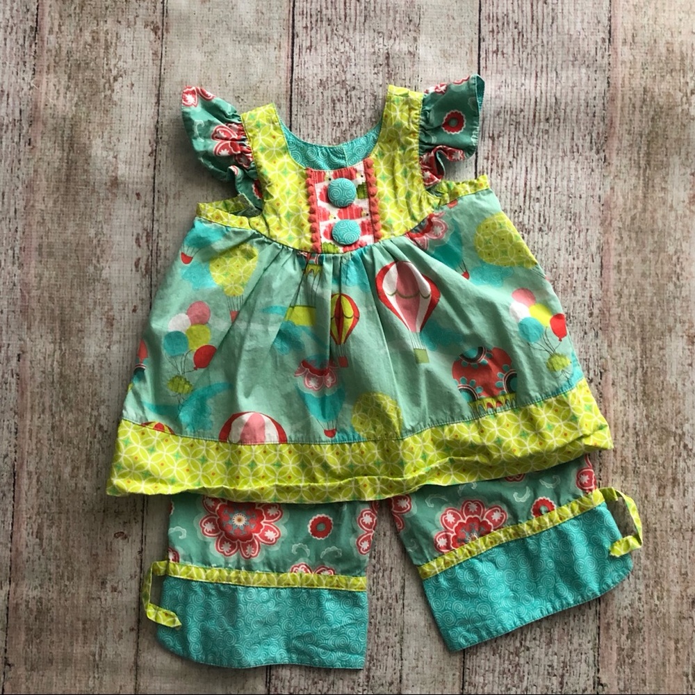 Jelly The Pug Capri Set 3t  hot air balloons